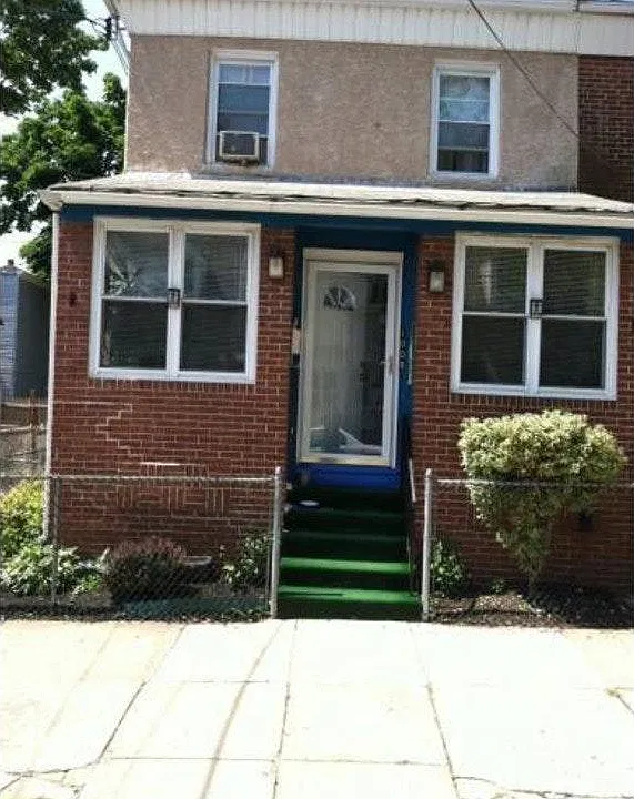 1008 Terrill St