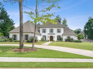 127 Summer Lake Dr, Ridgeland, MS 39157