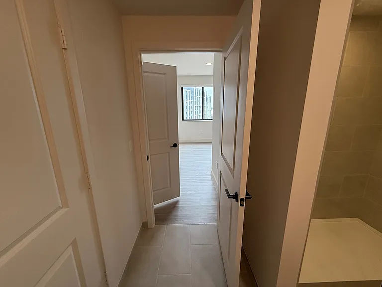 Bay Pointe Apartments — Photo 45