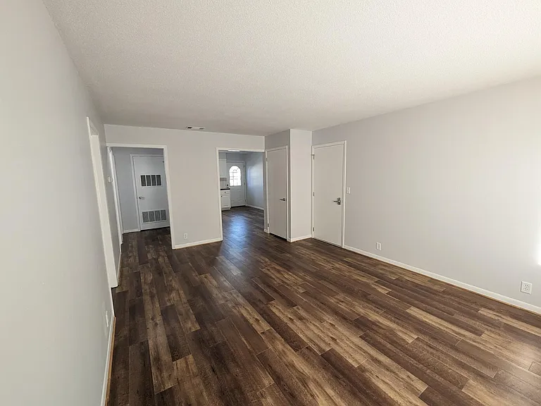 223 Carson St #3 — Photo 9