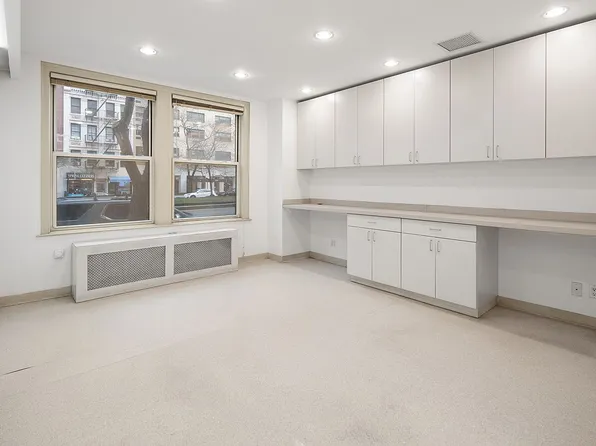 1070 Park Ave APT 1A, New York, NY 10128