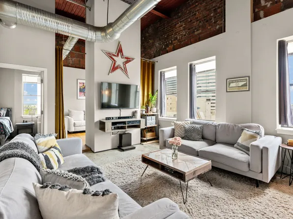 700 Church St APT 1205, Nashville, TN 37203