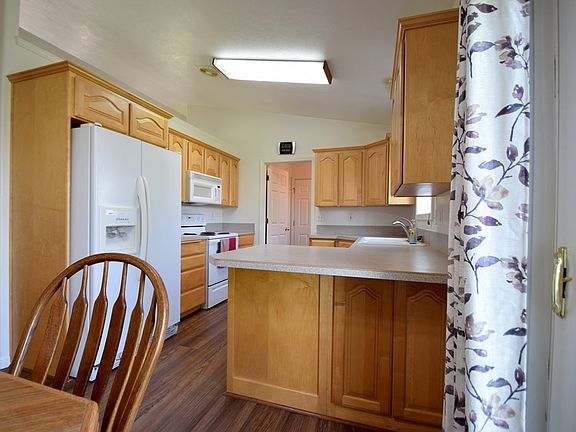 4th image of 4321 E Chippewa Ln