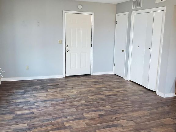 4th image of 1441 N Smith Ct APT 4