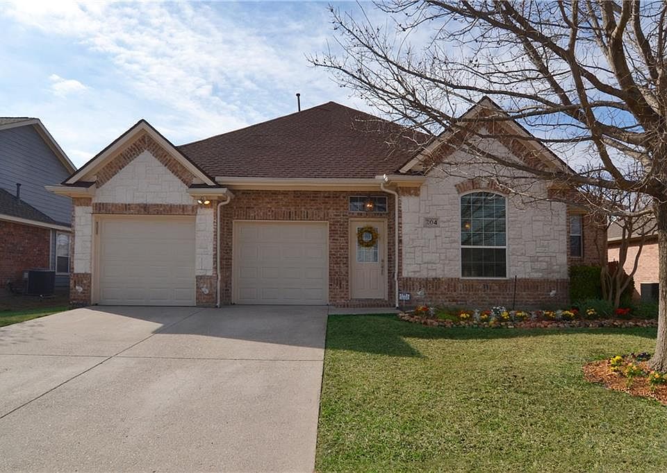 1st image of 204 Autumn Breeze Dr