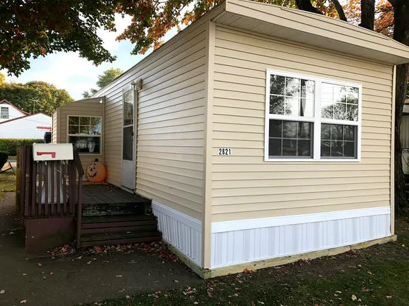 2821 Pearl Ave, Erie, PA 16510