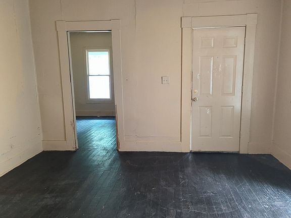 3rd image of 314 S Temple Ave