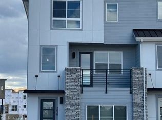 2020 Peridot Loop Hts, Colorado Springs, CO 80908