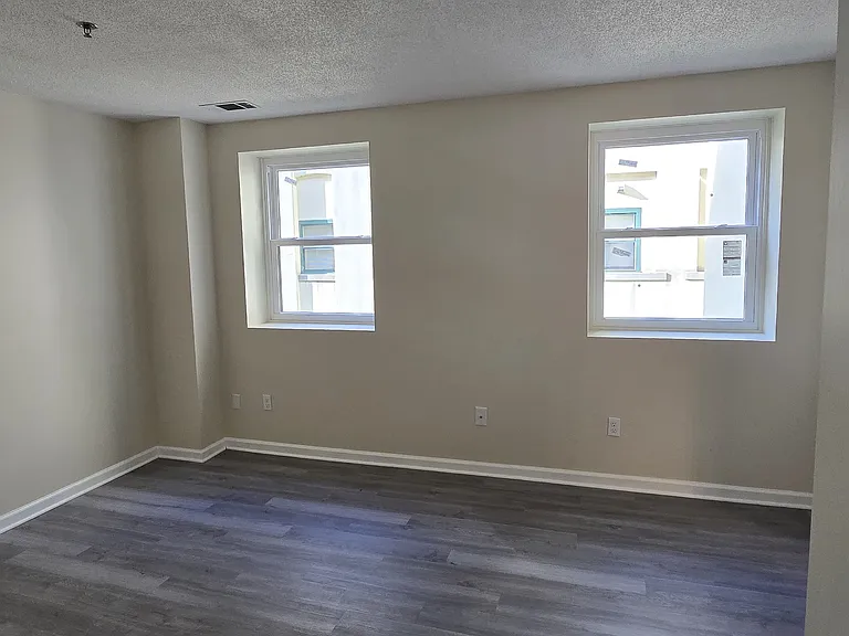 46 S Cherry St — Photo 6
