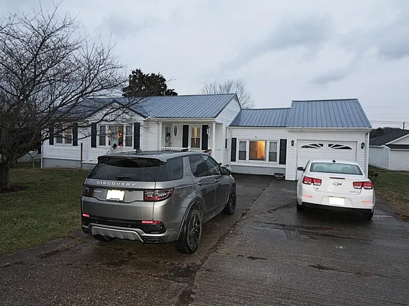 1121 Market St, Worthington, KY 41183