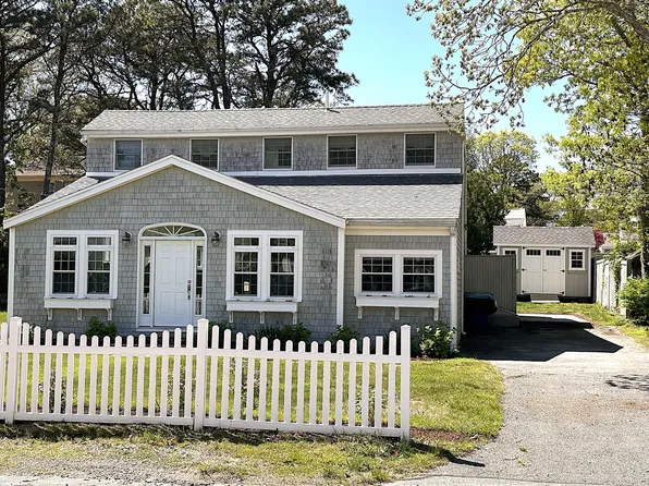 37 Uncle Henrys Road, Mashpee, MA 02649