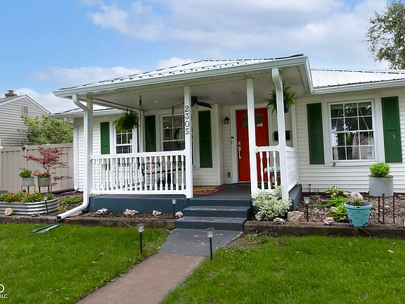 2nd image of 2305 Caldwell Pl