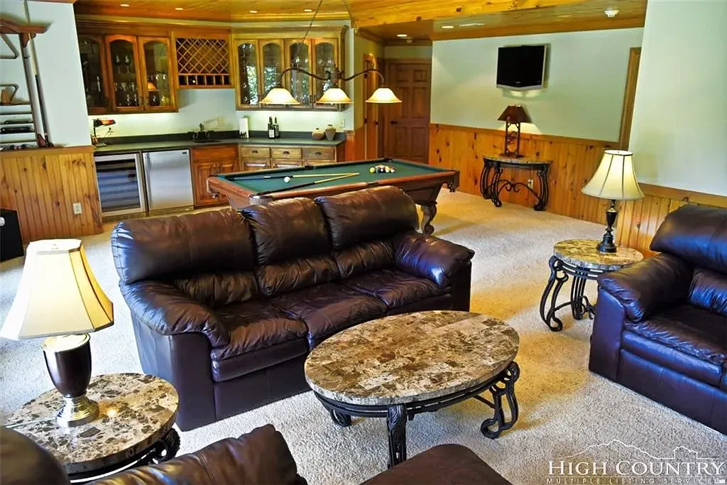 3 bed, 3.5 bath, 3137 sqft, $3,500 — Photo 4