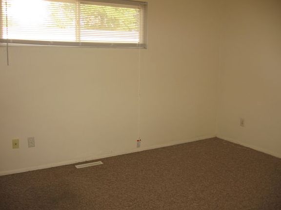 5th image of 840 Avenue C