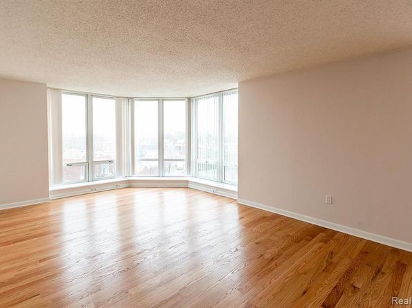 250 E Harbortown Dr #523