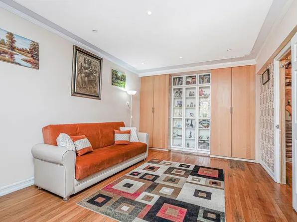 2675 East 7th Street image 4 of 28