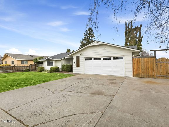 3rd image of 1403 S 32nd Ave