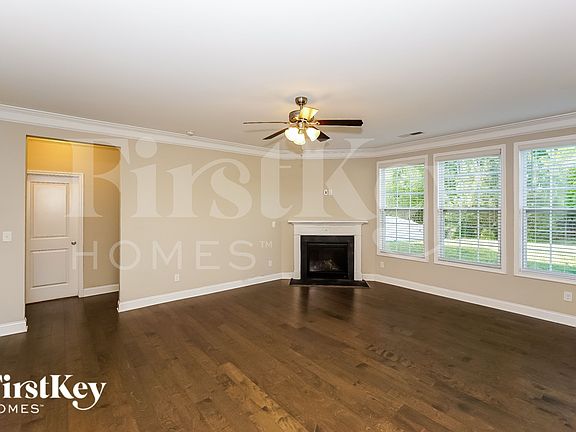 3rd image of 3955 Norman View Dr