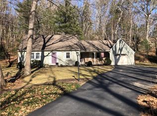 18 Robin Vale Dr, Glocester, RI 02857