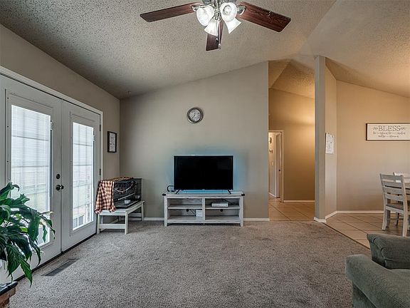3rd image of 2200 Crystal Dr