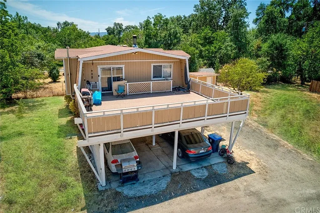 2 bed, 834 sqft, $1,400 — Photo 1