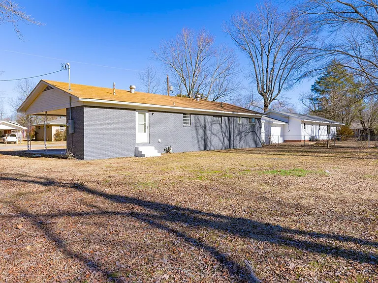 1809 W Center Ave — Photo 30