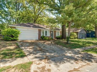 2857 E Linwood St, Springfield, MO 65804