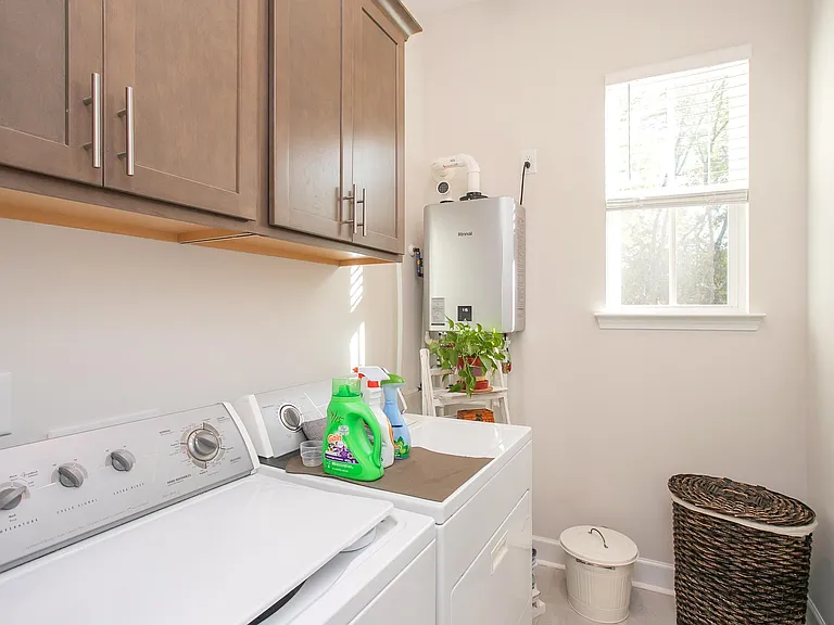 605 Quiet Cir — Photo 15