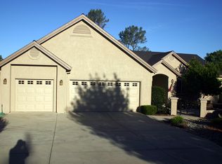 13062 Spring Lake St, Redding, CA 96003
