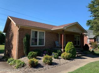 5619 Landcross Dr, Louisville, KY 40216