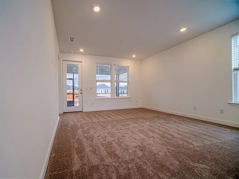1535 Pebble Shore Ln — Photo 12