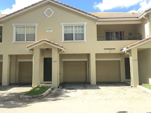 3rd image of 1703 Belmont Ln