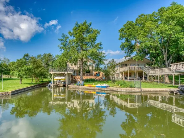 425 Sandy Mountain Drive, Sunrise Beach, TX 78643
