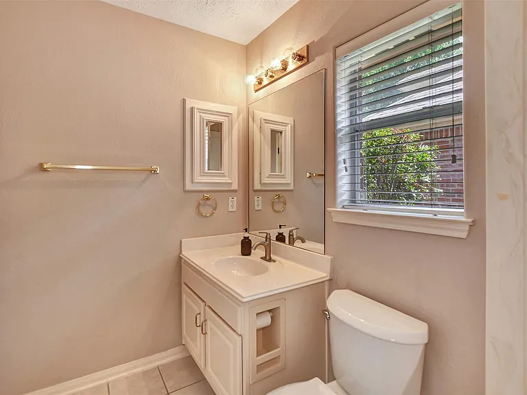 1110 Parkhaven Ln — Photo 35