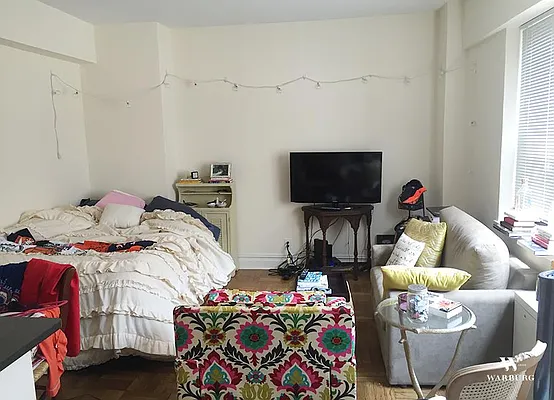 Rented by Warburg | media 6