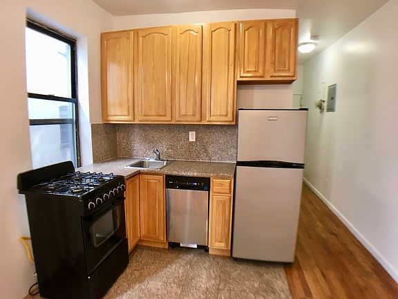 3rd image of 508 W 136th St #18A