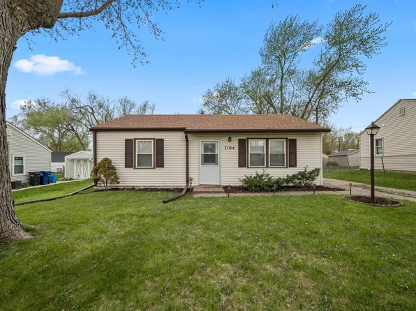 7104 Volquardsen Ave, Davenport, IA 52806