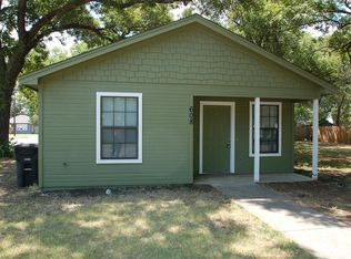 608 S Robinson St, Cleburne, TX 76031