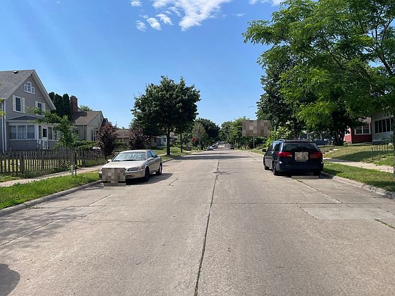 4th image of 3918 Aldrich Ave N