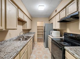 9700 Leawood Blvd APT 704, Houston, TX 77099