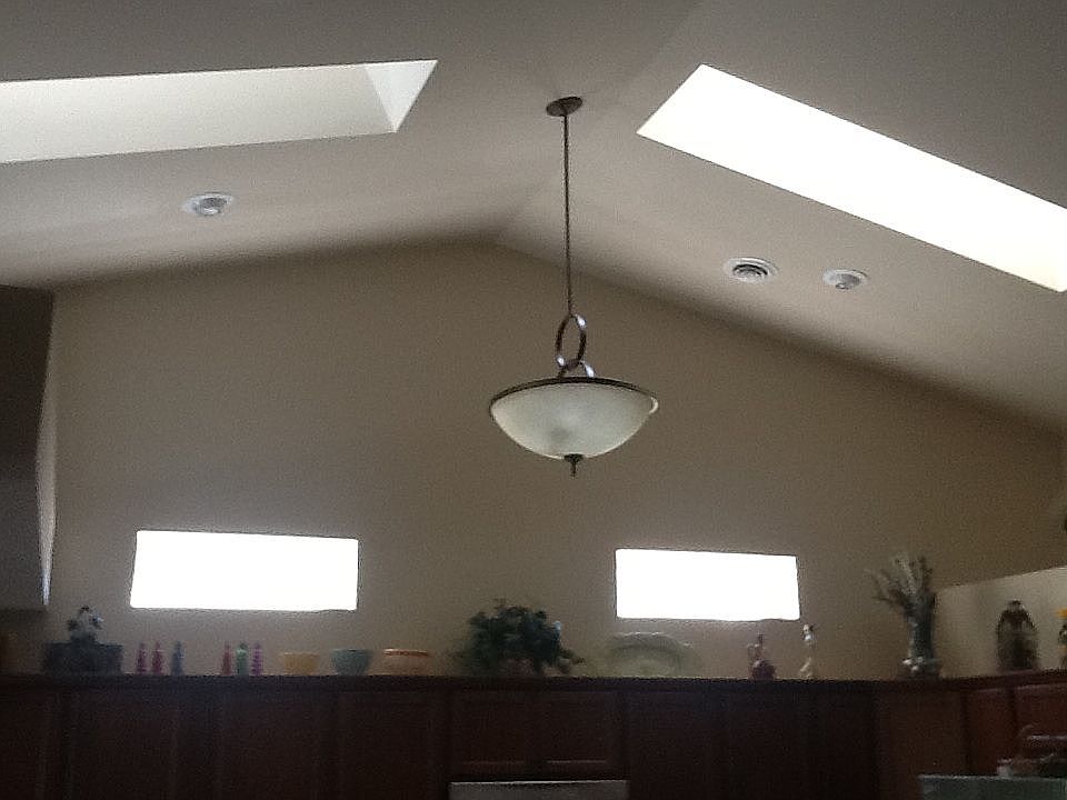 2nd image of 1233 Thistle Ave