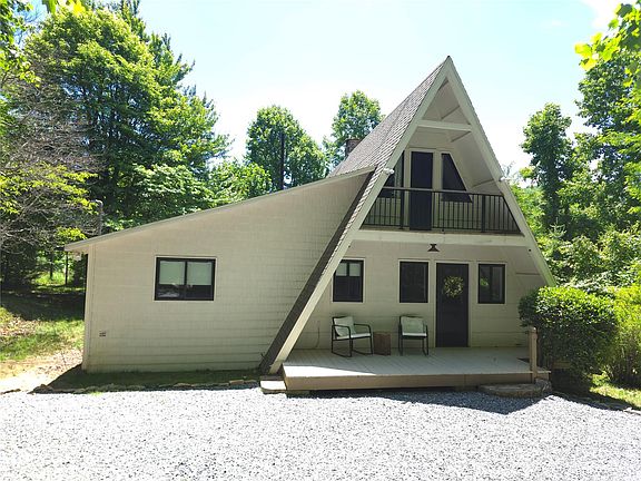 2nd image of 826 Shumont Rd
