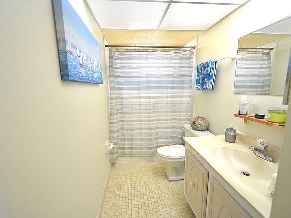 5th image of 9351 Fontainebleau Blvd APT B233