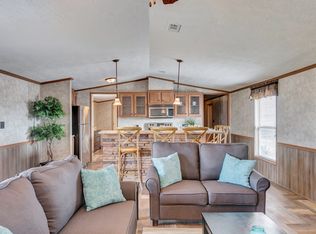 1606 Avenue Z, Hondo, TX 78861