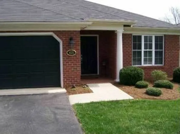 4533 Colonial Place Dr, Roanoke, VA 24018