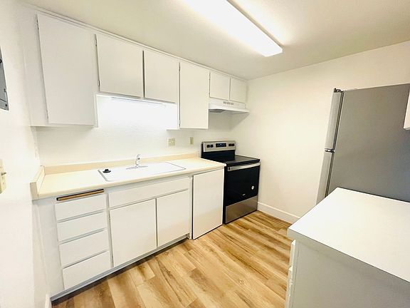 5th image of 138 S Mill St #18