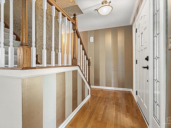 3rd image of 1875 Hawk Ln