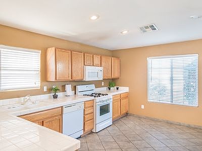 4th image of 1533 Dusty Canyon St