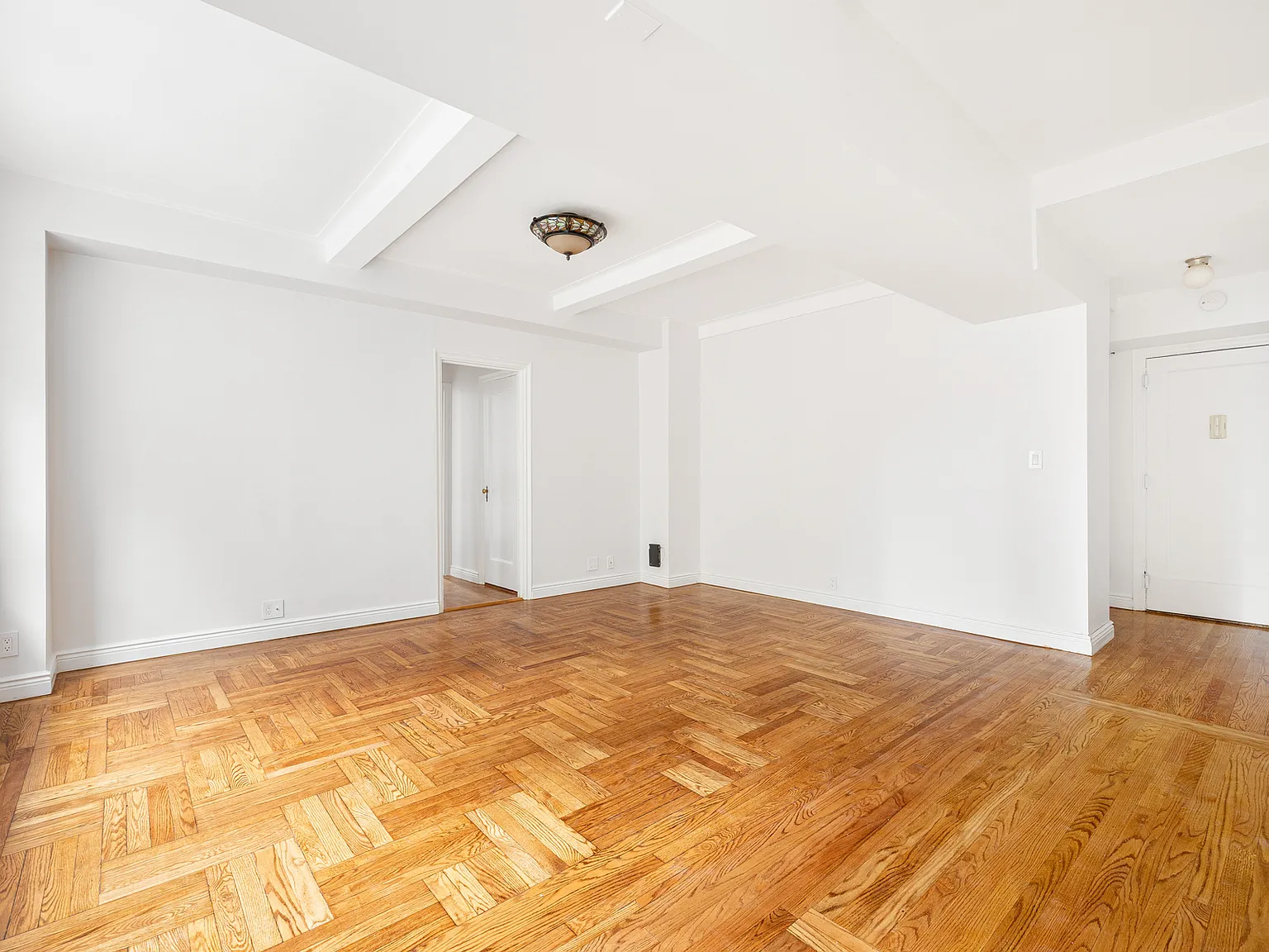 433 West 34th Street — Photo 4