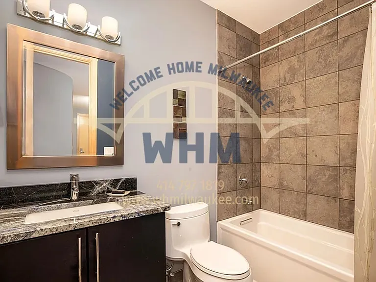 239 E Chicago St #307 — Photo 8